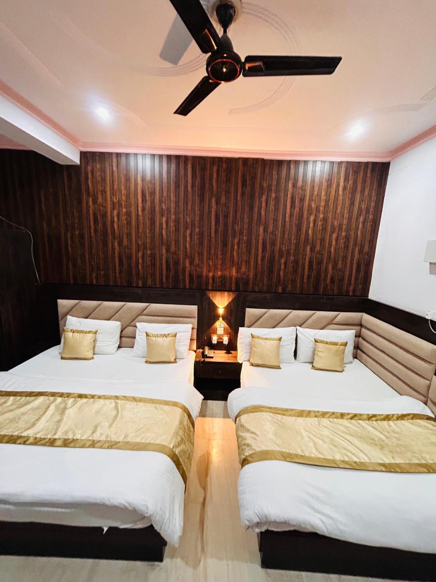 马图拉 Shri Krishna Divine Dham酒店 外观 照片
